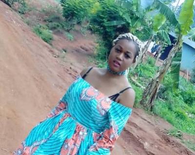 Marie 23 ans Yaoundé Iv Cameroun