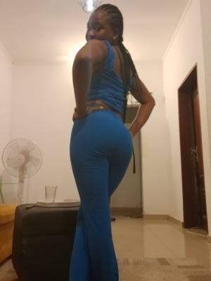 Emmanuelle 33 Jahre Douala Kamerun