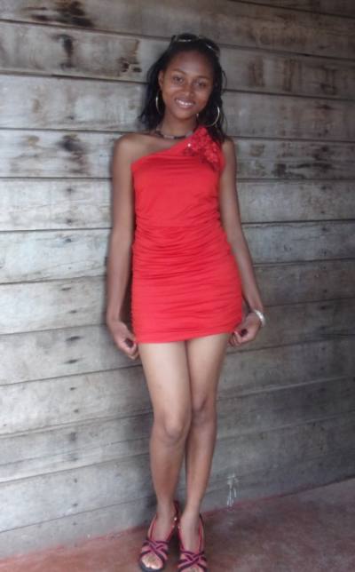 Henriette 22 ans Sambava Madagascar