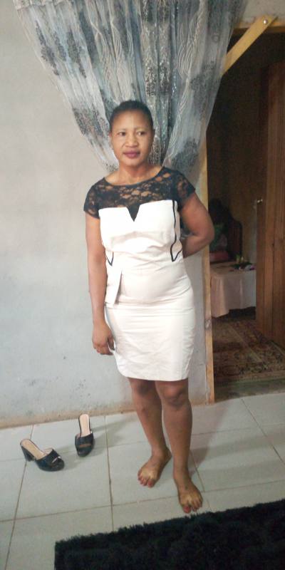 Roxana 45 ans Yaounde Cameroun