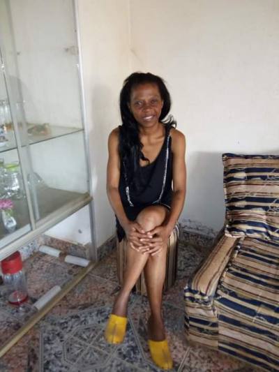 Dianina 45 Jahre Yaoundé Kamerun