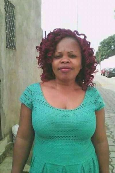 Pilar 39 Jahre Douala Kamerun