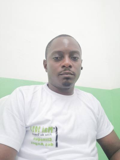 Arnaud 38 ans Libreville Gabon