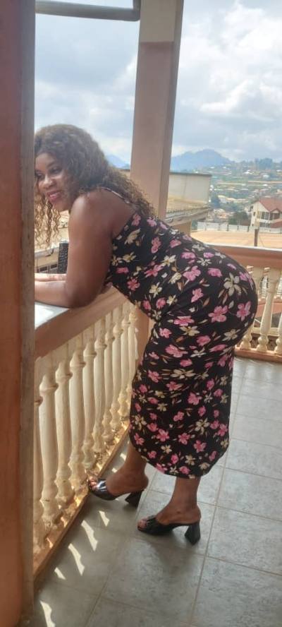 Elvira 41 Jahre Yaounde Kamerun
