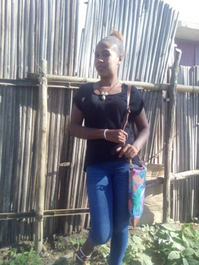 Sabrina 31 Jahre Ambanja Madagaskar