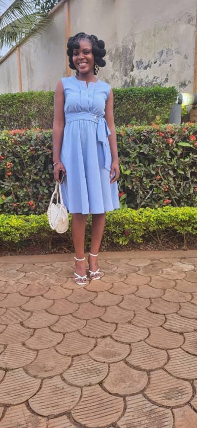 Marie Noëlle  29 ans Yaoundé  Cameroun
