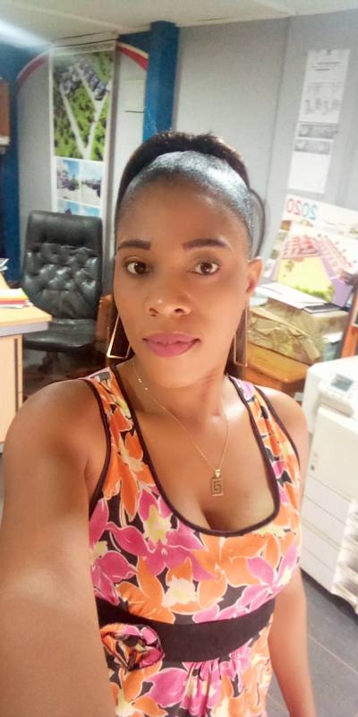 Belle 34 ans Yaoundé Cameroun