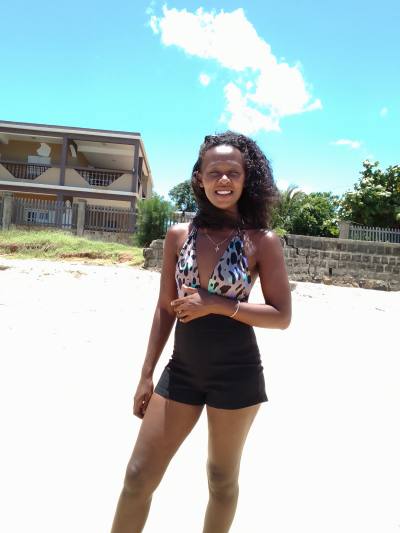 Vanessa 33 ans Sambava Madagascar