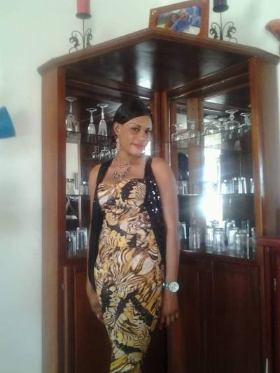 Marthe Damaris 42 Jahre Yaoundé Kamerun