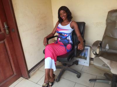 Marie laure 23 ans Mfoundi Cameroun