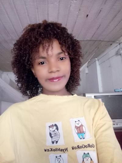 Sydonie 24 Jahre Antananarivo Madagaskar
