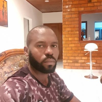 Phil  38 ans Moselle  Suisse