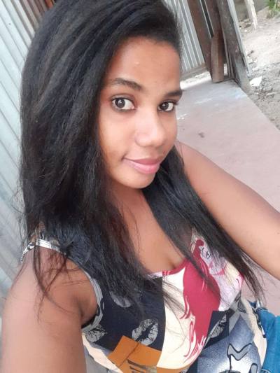 Sisca 29 ans Vohemar Madagascar