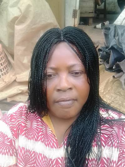 Larissa 51 ans Centre  Cameroun