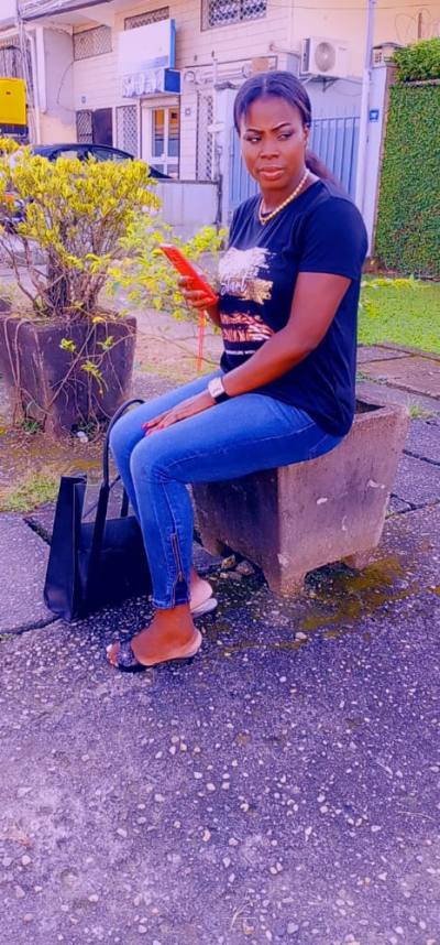 Leonne 35 ans Autre  Cameroun