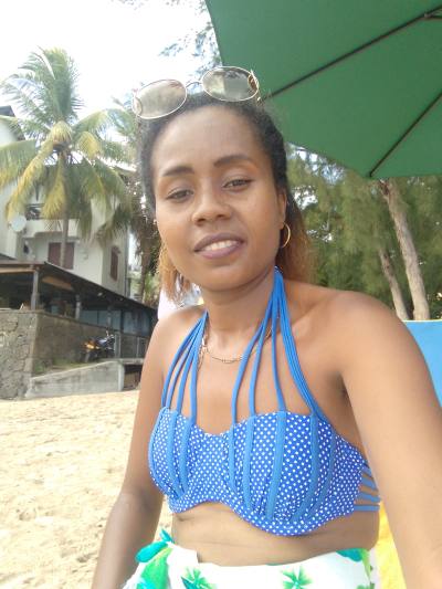 Ginah 33 Jahre Tananarive Madagaskar