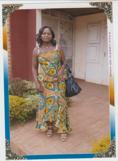 Simone 57 ans Yaoundé Cameroun