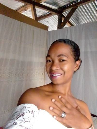 Bemiava 34 ans Bavard  Madagascar