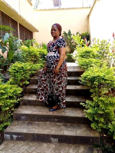 Rosalie 44 ans Yaounde Cameroun