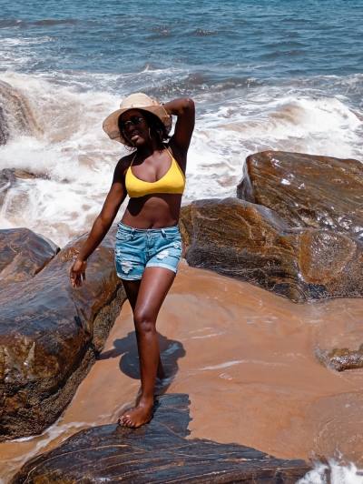 Fanny 27 ans Kribi 1er Cameroun