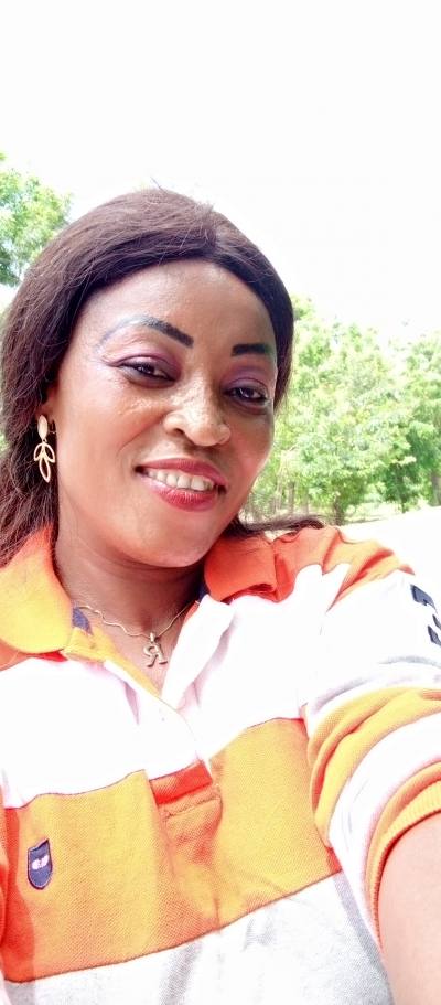 Gertrude 42 Jahre Yaoundé Kamerun
