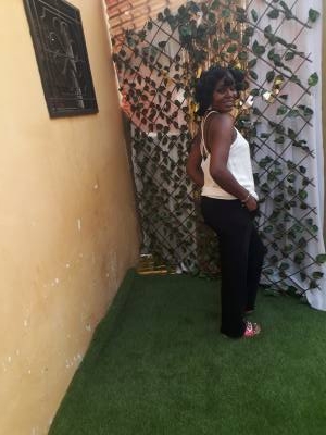 Marie Noëlle  29 ans Yaoundé  Cameroun