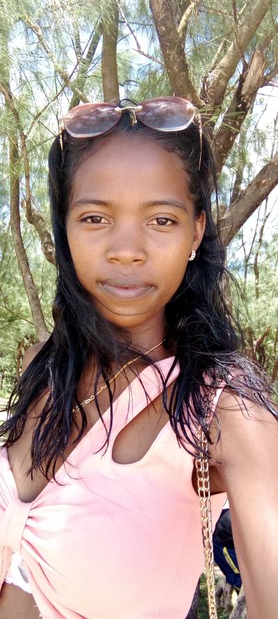 Gabriela 28 ans Toamasina Madagascar
