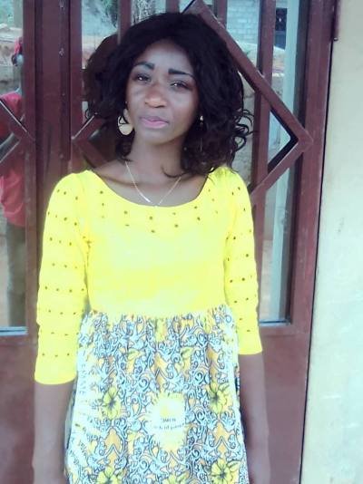Carole 29 Jahre Yaounde Kamerun