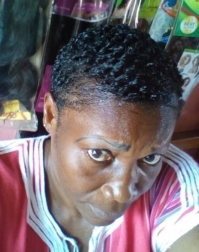 Jeanne 56 Jahre Bertoua Kamerun