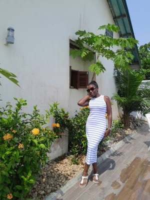 Naomie 35 Jahre Douala  Kamerun