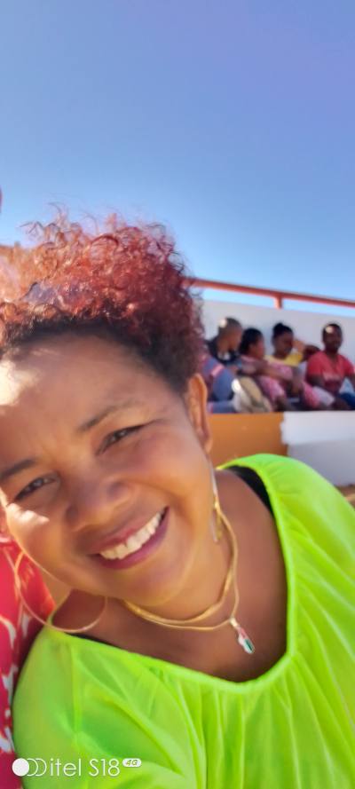 Andrea Site de rencontre femme black France rencontres célibataires 33 ans