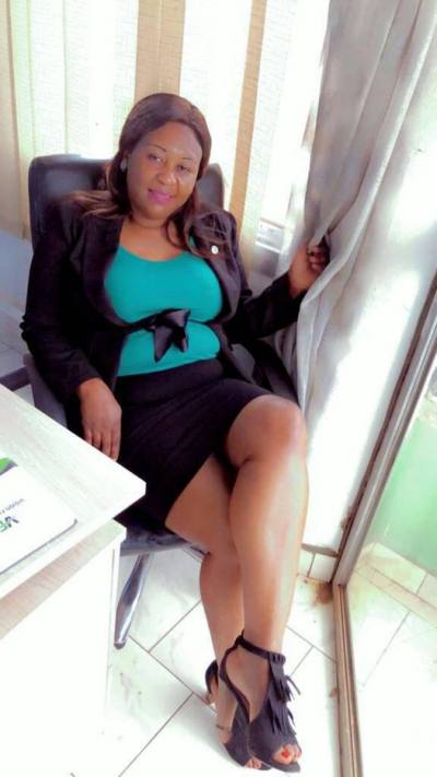 Marina 37 ans Yaoundé Cameroun