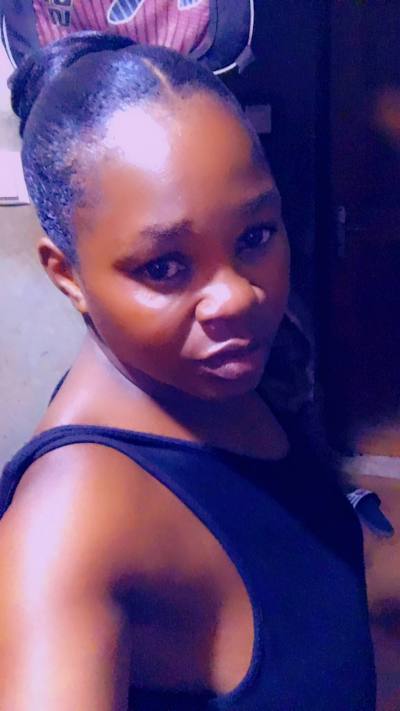 Berthe 28 ans Yaoundé  Cameroun