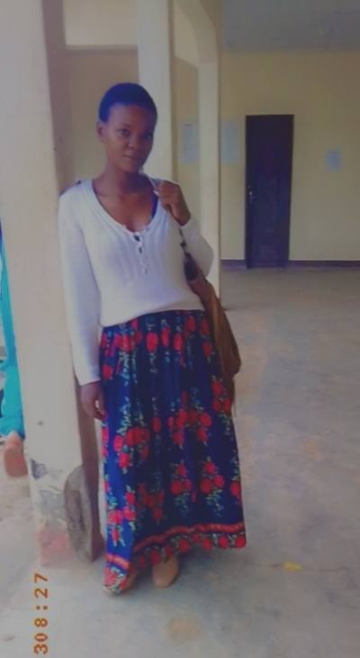 Elodie 34 ans Ébolowa Cameroun