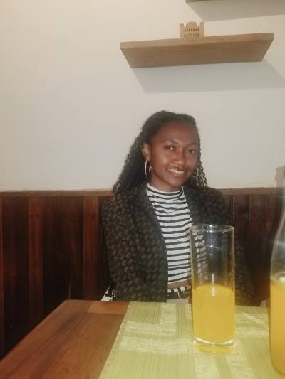 Sandra Site de rencontre femme black Madagascar rencontres célibataires 30 ans
