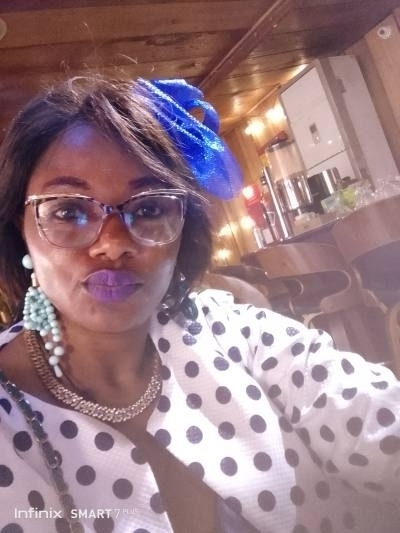 Christelle  35 ans Yaoundé 4 Cameroun