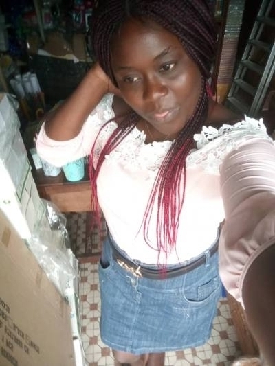 Marlyse 34 ans Yaoundé Cameroun