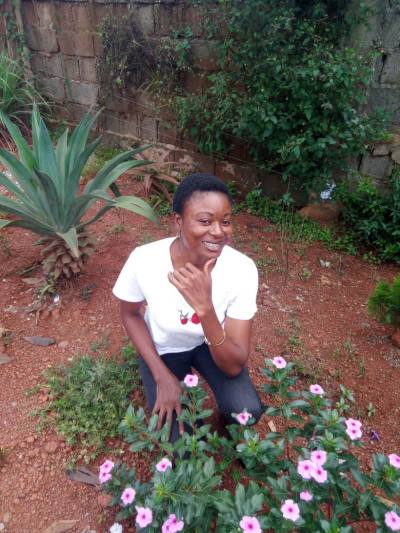 Agnes 37 ans Yaoundé Cameroun