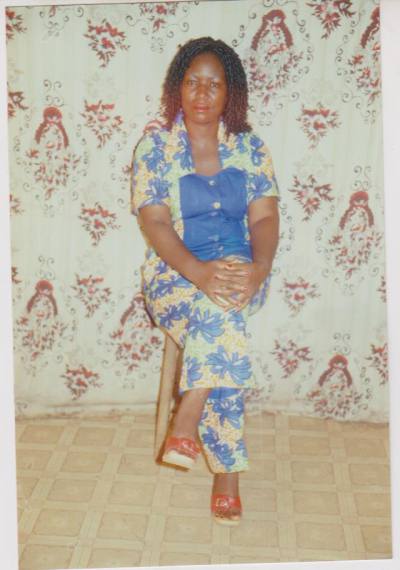Delphine 55 ans Yaoundé Cameroun
