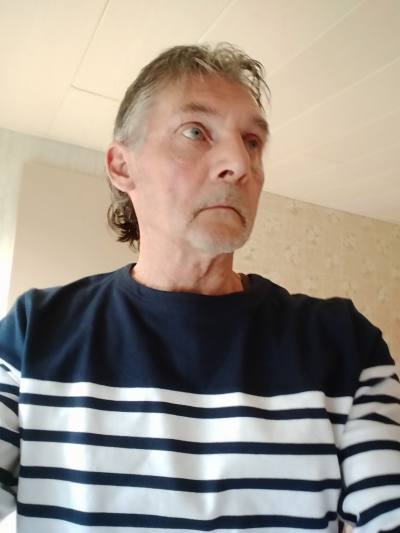 Serge 61 years Lille France