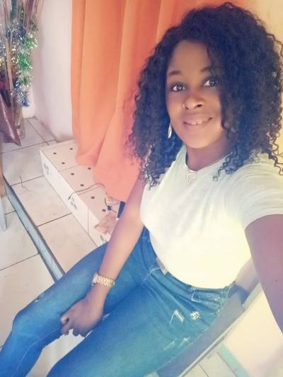 Anne marie Site de rencontre femme black Cameroun rencontres célibataires 39 ans