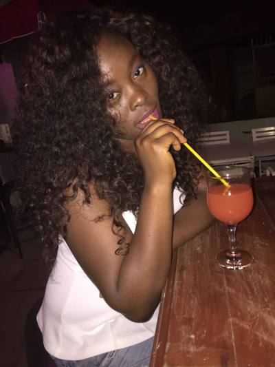 Aissa 29 ans Douala Cameroun