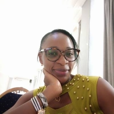 Emilienne 39 ans Douala 3éme Cameroun
