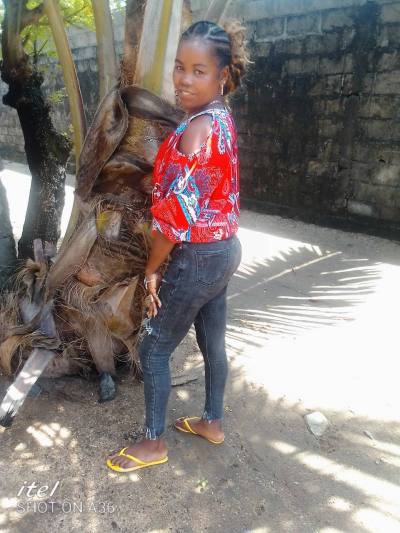Lydia 33 ans Sambava Madagascar