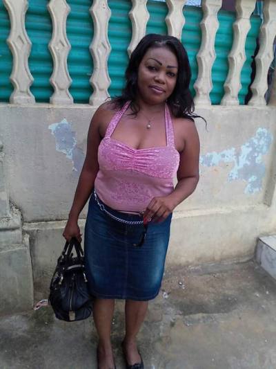 Yvette 53 ans Douala Cameroun