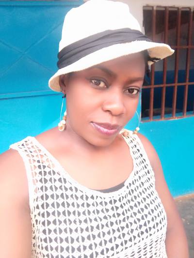Gladys 43 ans Yaoundé Cameroun
