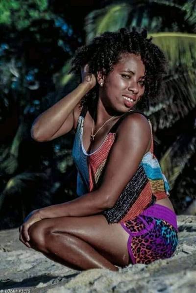 Nellye 29 Jahre Sambava  Madagaskar