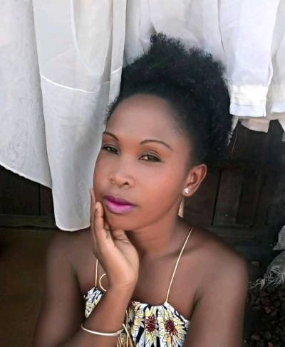 Rahanta Site de rencontre femme black Madagascar rencontres célibataires 33 ans