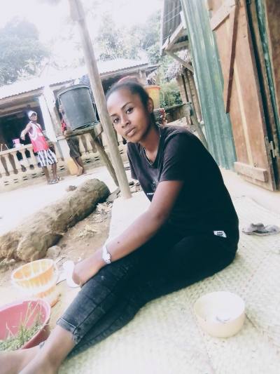 Onisca 27 ans Antalaha Madagascar