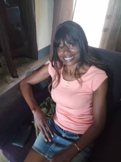 Agnes 37 ans Yaoundé Cameroun